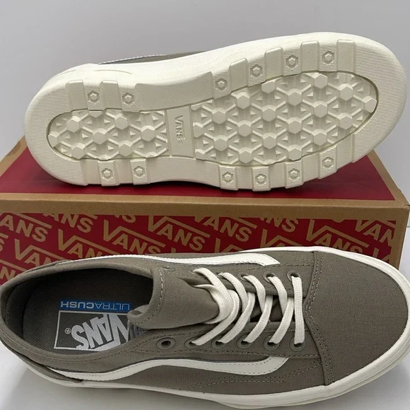 Vans WMNS Sentry Old Sko
Overland Trek
VN0A5KR3BLV
Sneakers - Picture 3 of 16